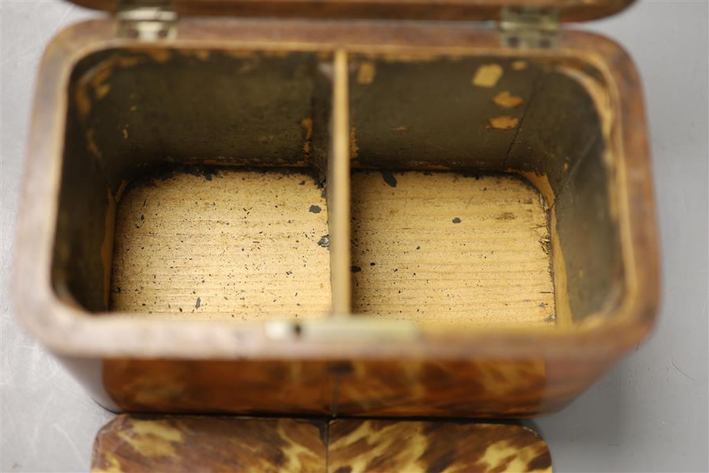 A Regency blond tortoiseshell tea caddy, length 17cm